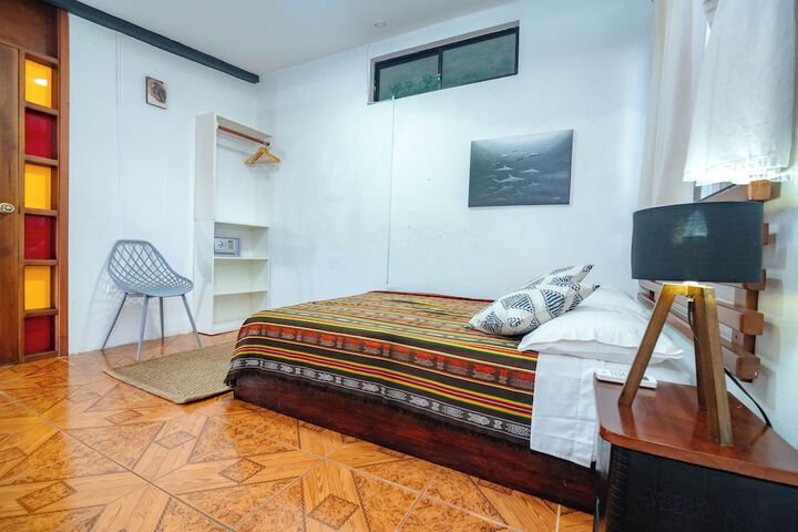 Room 6 of 42