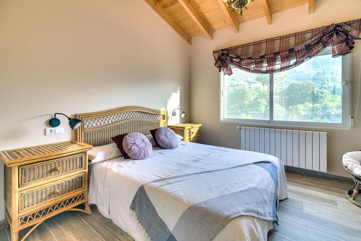 Room 4 of 34