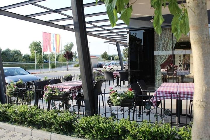 Terrace/Patio 23 of 25