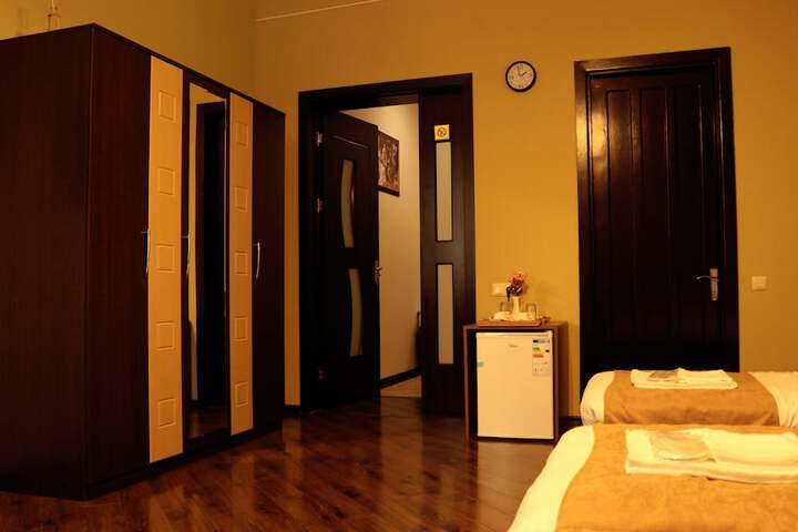 Room 33 of 71