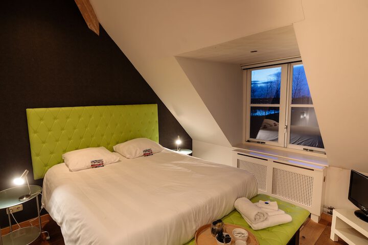 Room 4 of 58
