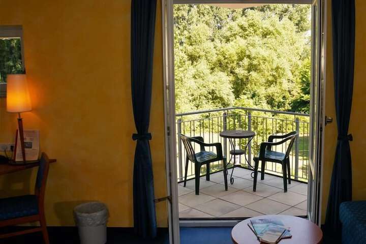 Terrace/Patio 4 of 14