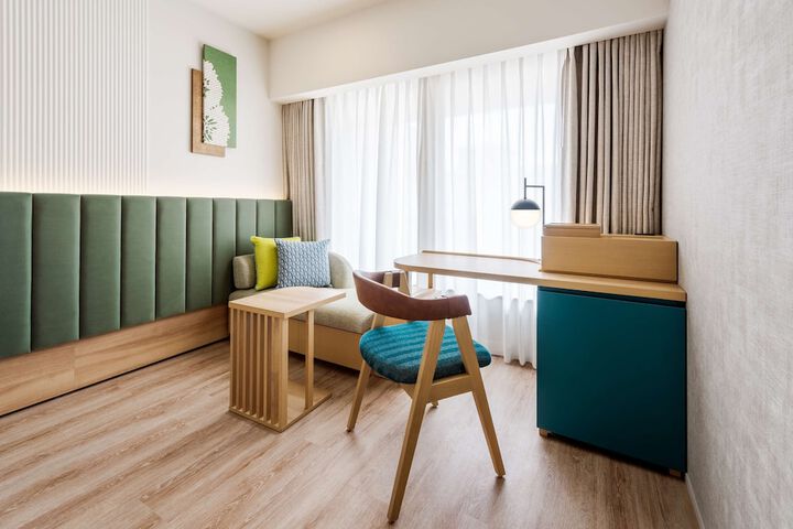 Room 10 of 65