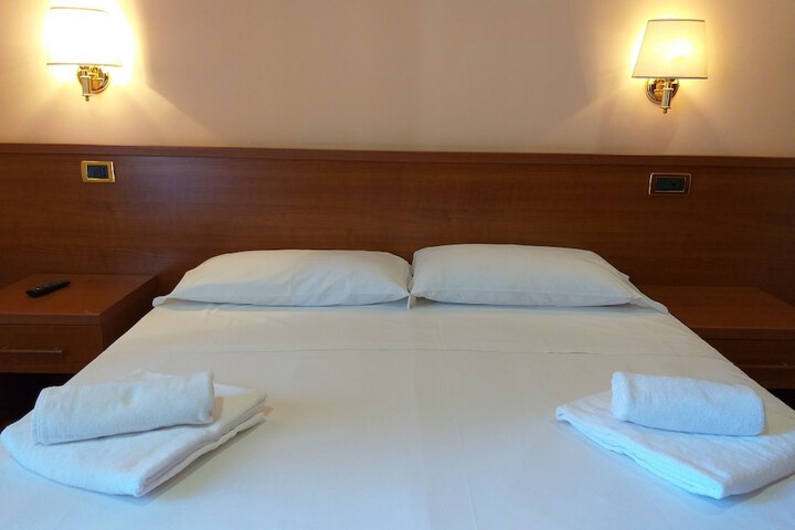 Room 53 of 73