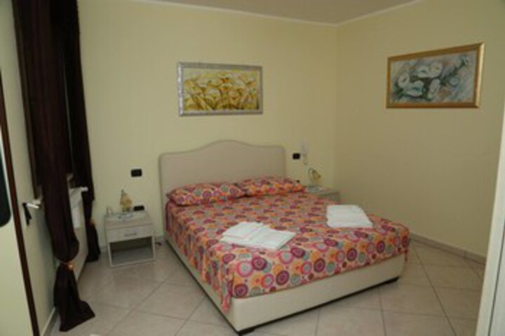 Room 15 of 21