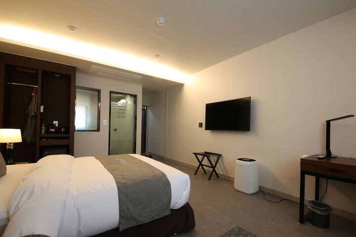Room 26 of 60