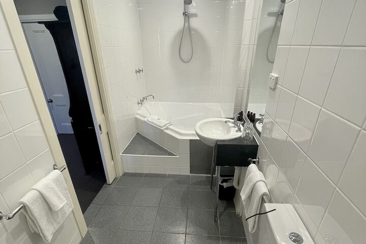 Room 127 of 151