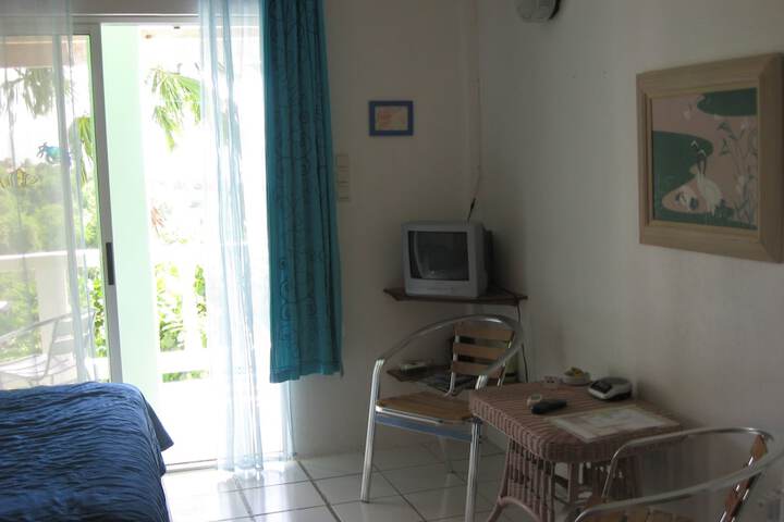 Room 28 of 108