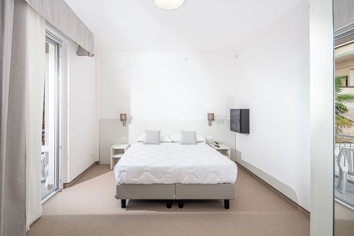 Room 7 of 64