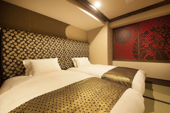 Room 17 of 74
