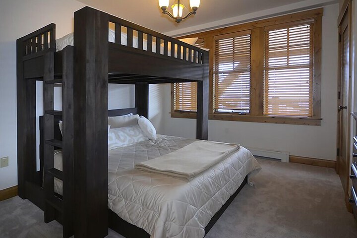 Room 30 of 174