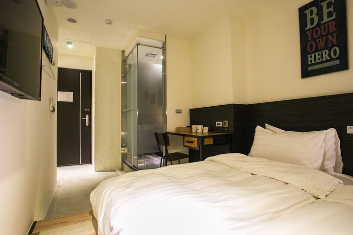 Room 15 of 37