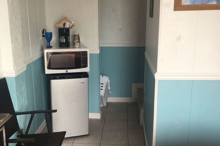 Room 8 of 110