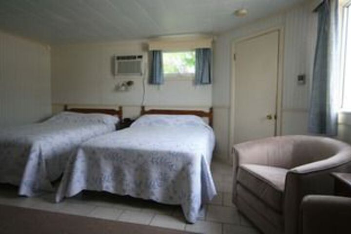 Room 11 of 16