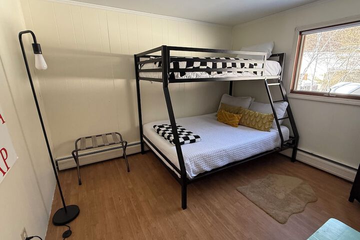 Room 22 of 212