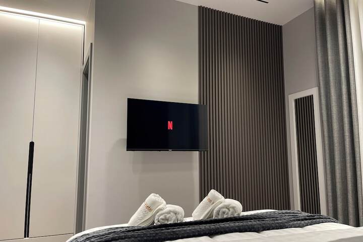 Room 16 of 35