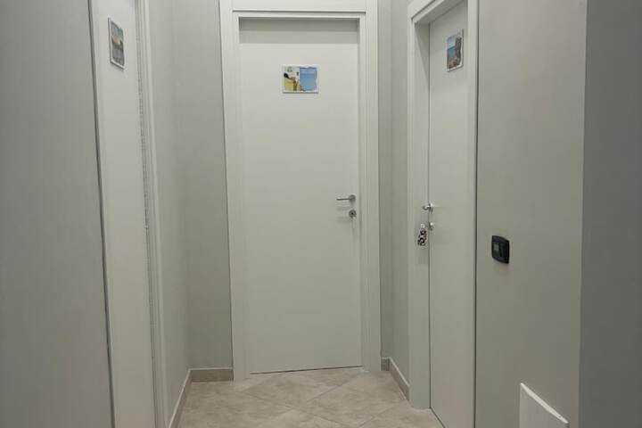 Room 12 of 25