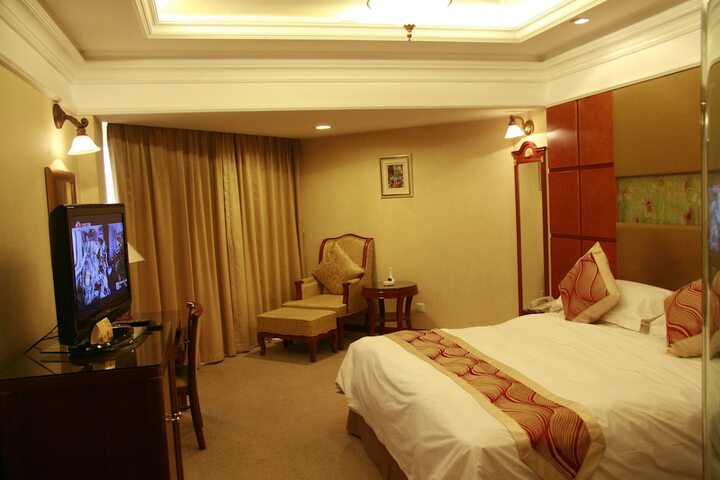Room 5 of 41