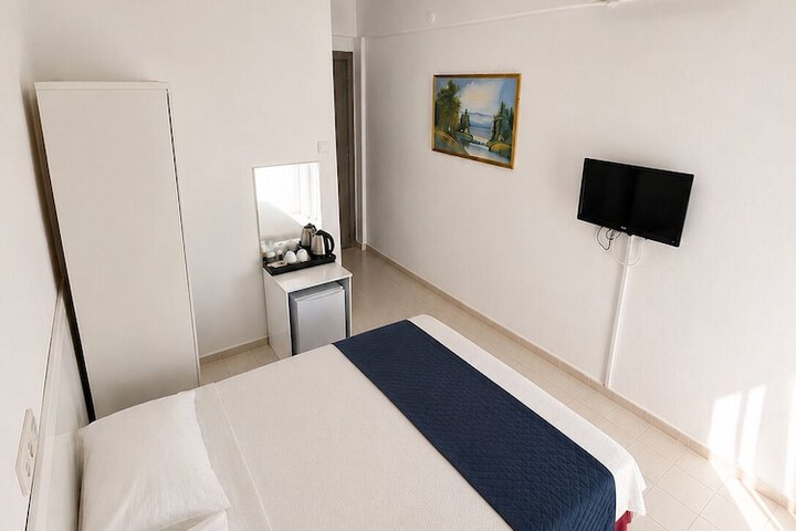 Room 10 of 53