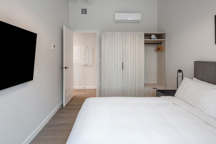 Room 15 of 60
