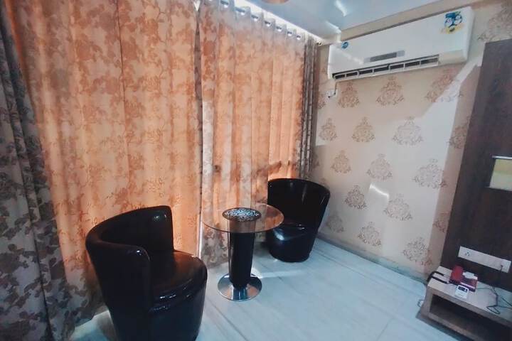 Room 11 of 26