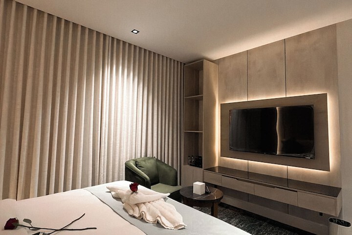 Room 16 of 48