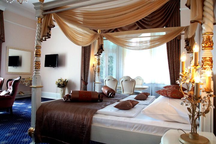 Room 21 of 114