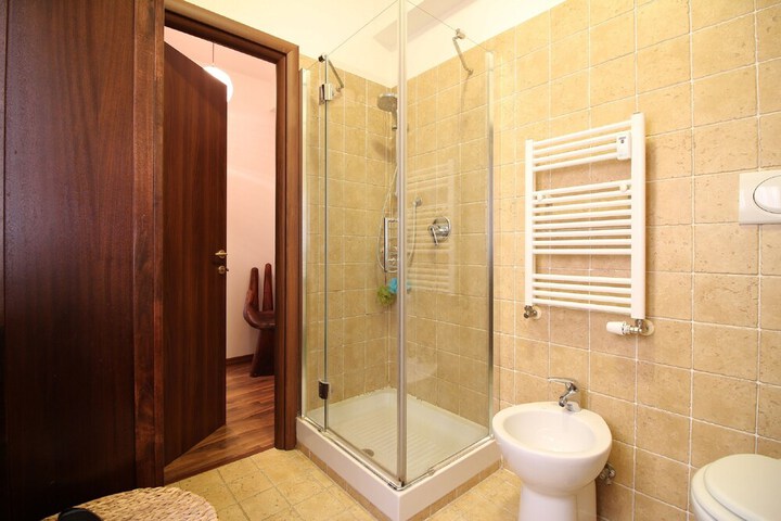 Room 20 of 26