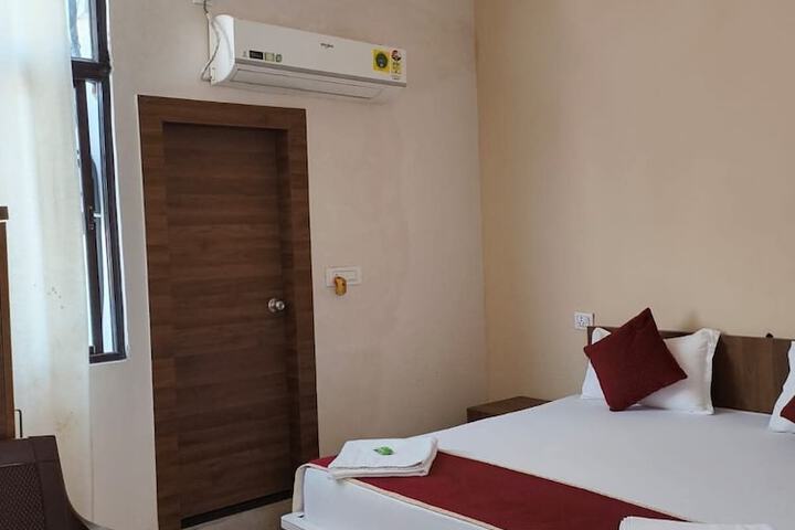 Room 15 of 20