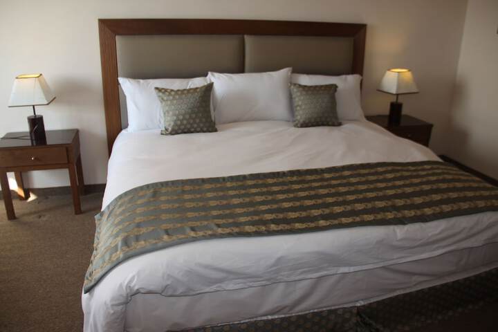 Room 7 of 33