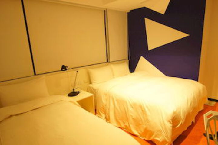 Room 49 of 65
