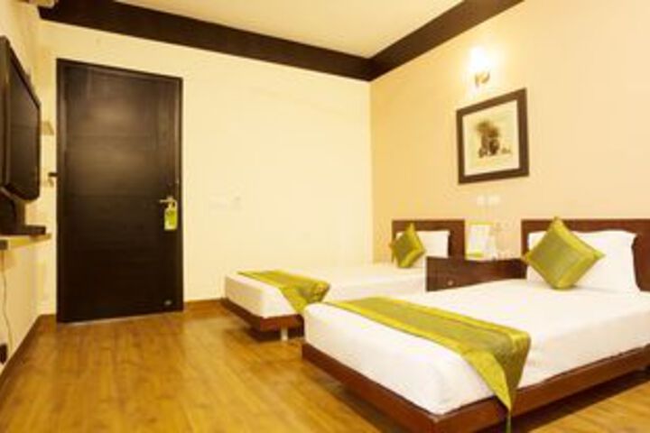 Room 6 of 20