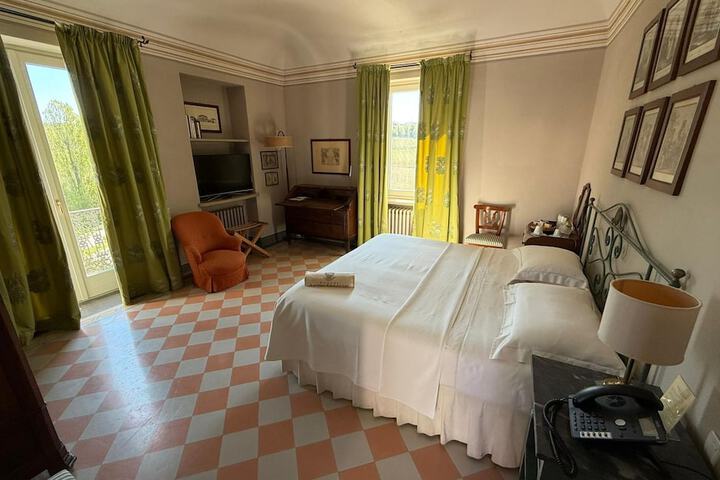 Room 16 of 48