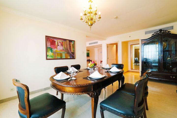 Dining Photos