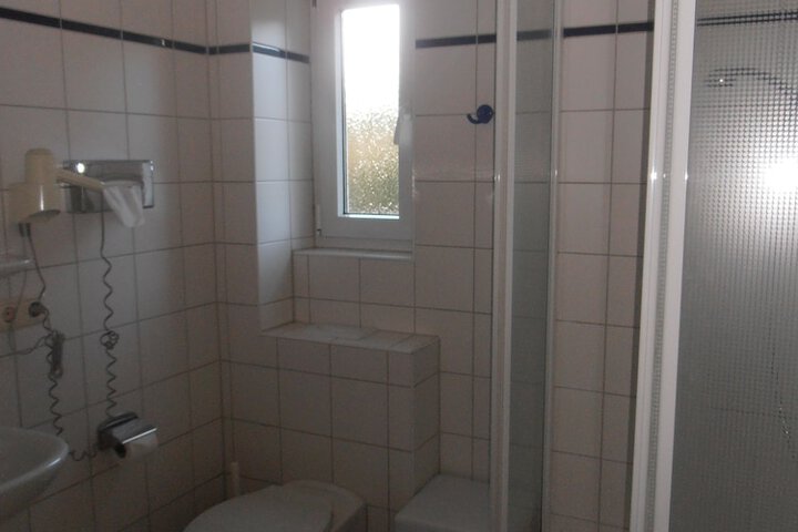 Room 9 of 13