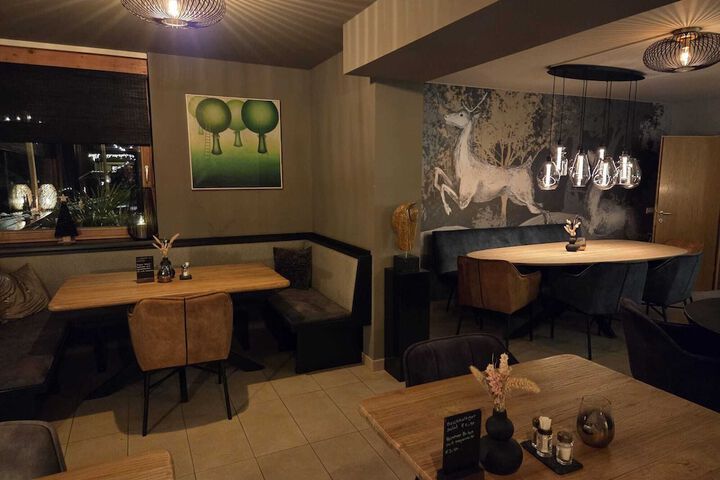 Dining 45 of 62
