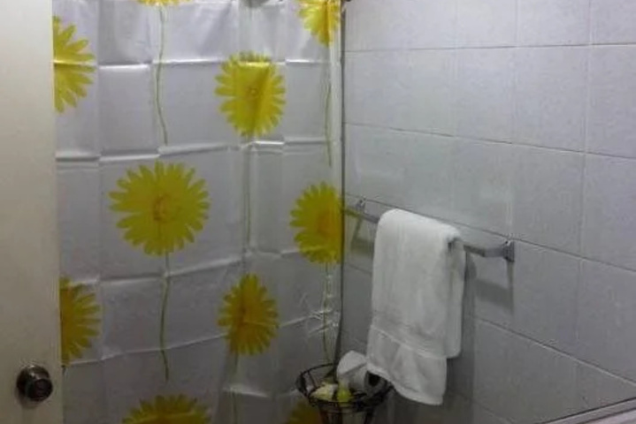 Room 4 of 23