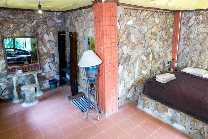 Room 3 of 27