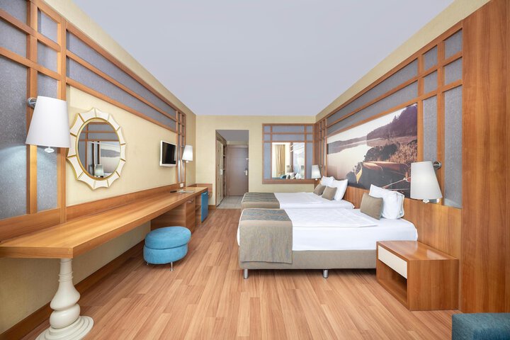 Room 35 of 176