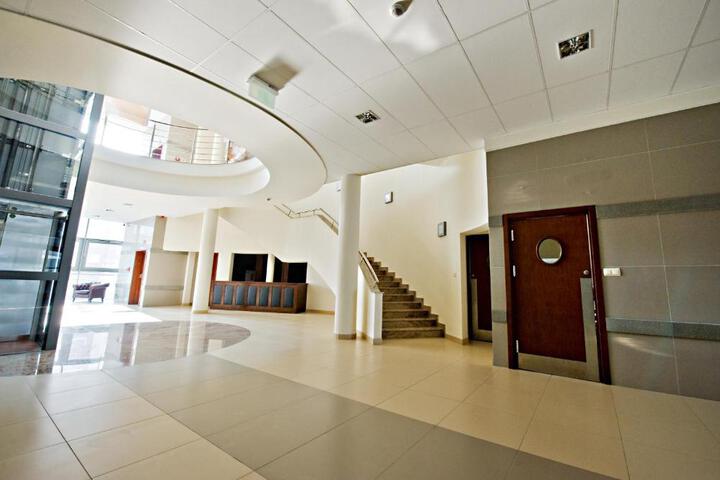 Business Center 3 of 23