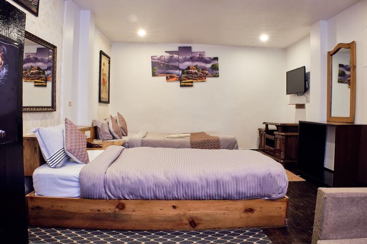 Room 25 of 122