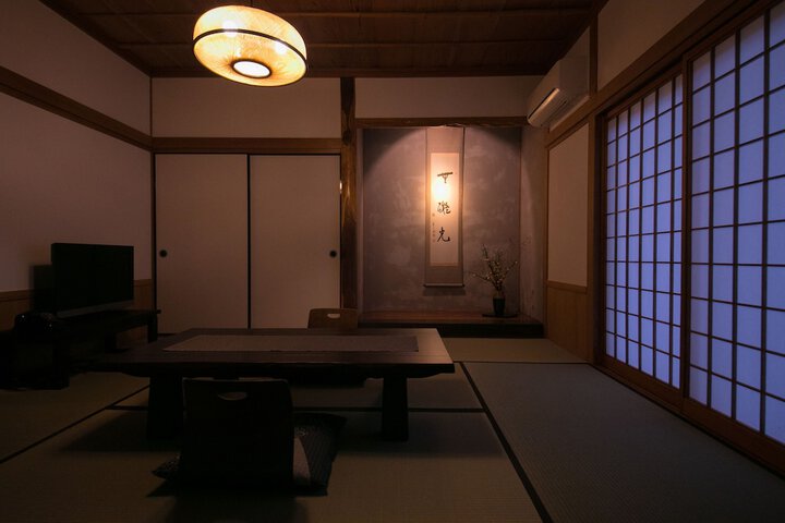 Room 13 of 86
