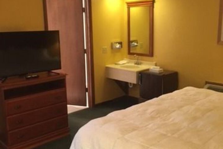 Room 15 of 16