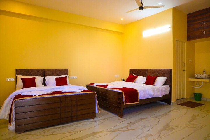 Room 8 of 33
