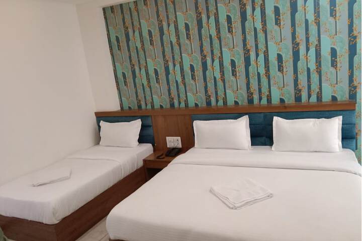 Room 8 of 17