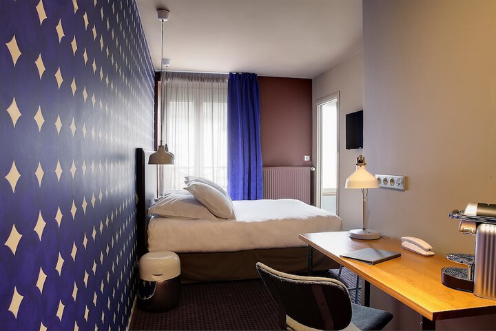Room 16 of 80