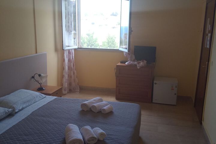 Room 4 of 30