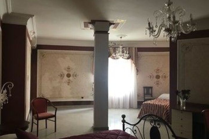 Room 13 of 20