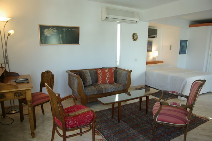 Room 8 of 26