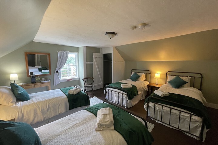Room 8 of 43